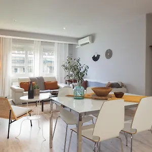letsgo-diagonal-avenue-apartment.topbarcelonahotels.com/